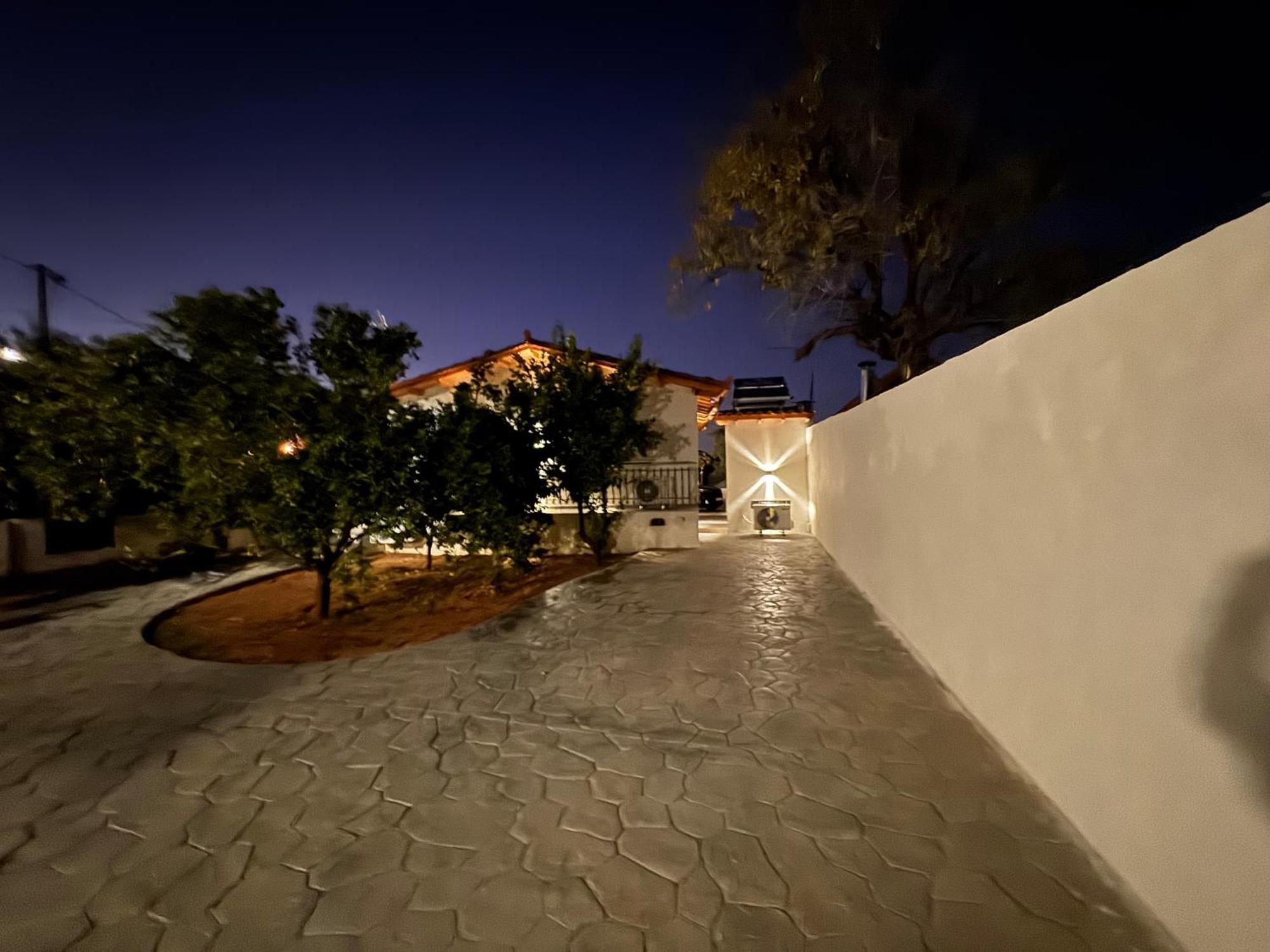 Secret Garden Airport-Beach Villas 300M From Famous Davis Beach Artemida  Esterno foto